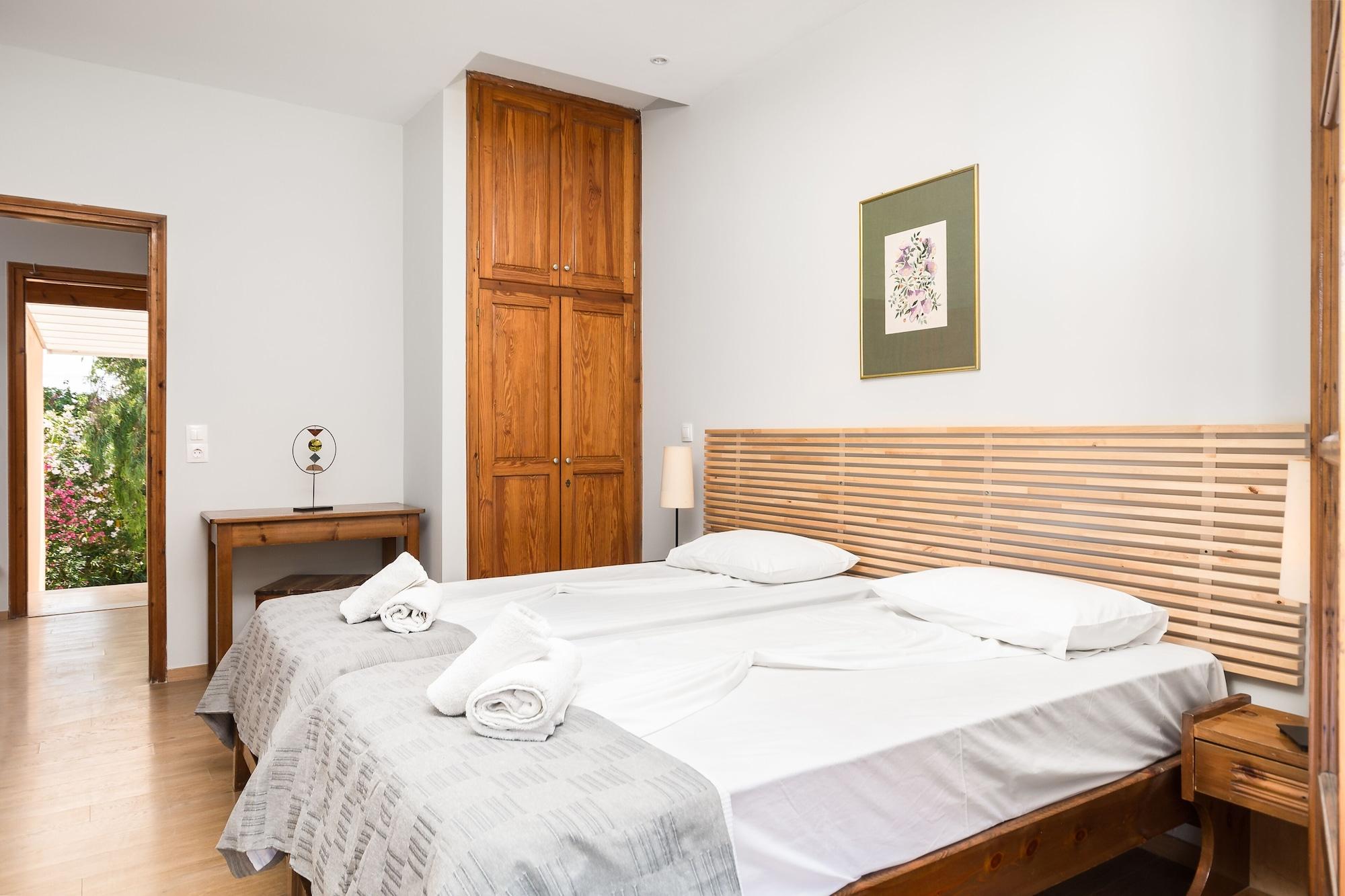 Folies Corfu Town Hotel Apartments Alepou Esterno foto