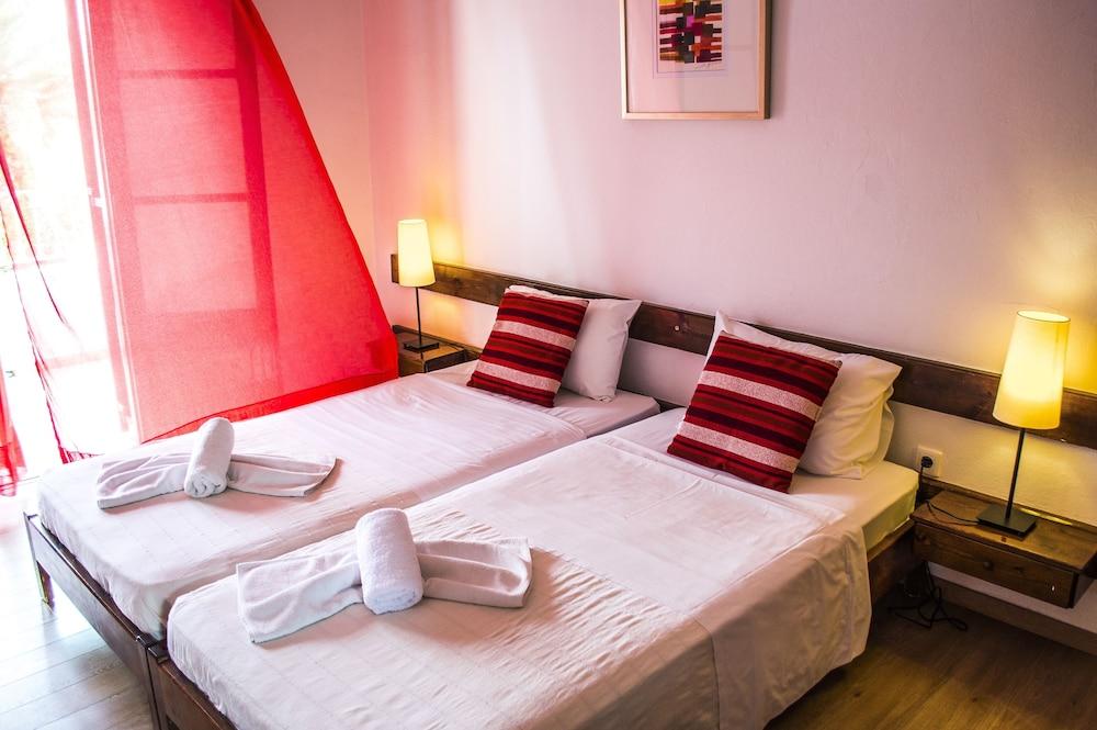 Folies Corfu Town Hotel Apartments Alepou Esterno foto