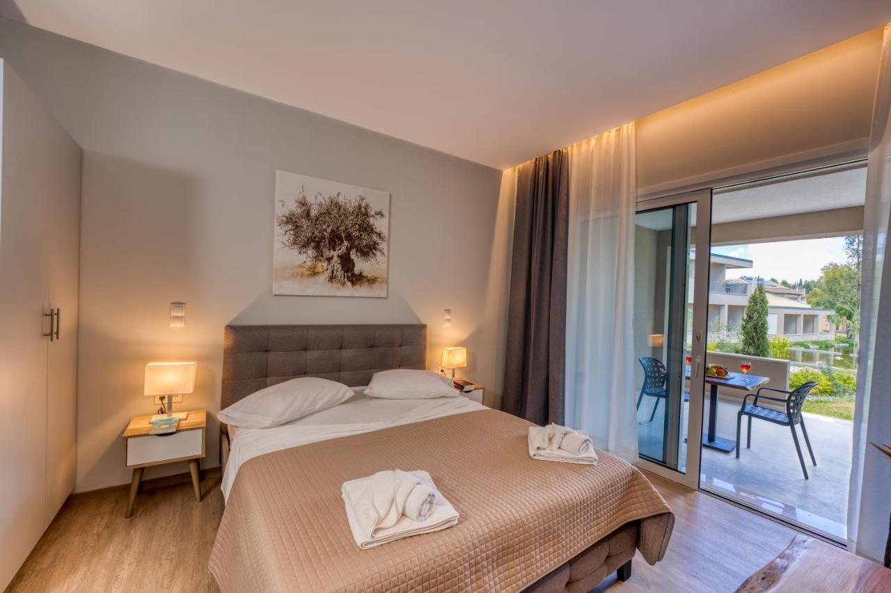 Folies Corfu Town Hotel Apartments Alepou Esterno foto